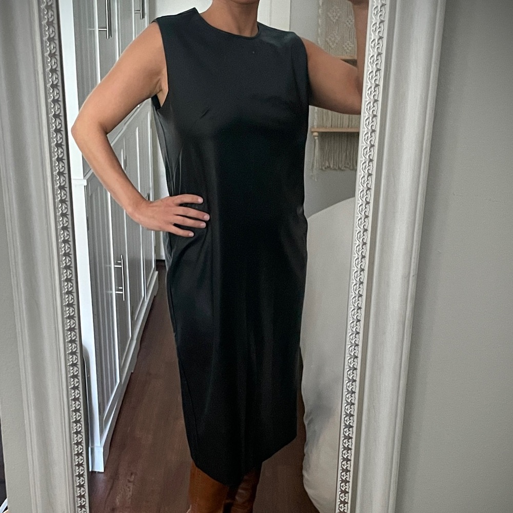 New SPANX Black Sleeveless Body Dress
